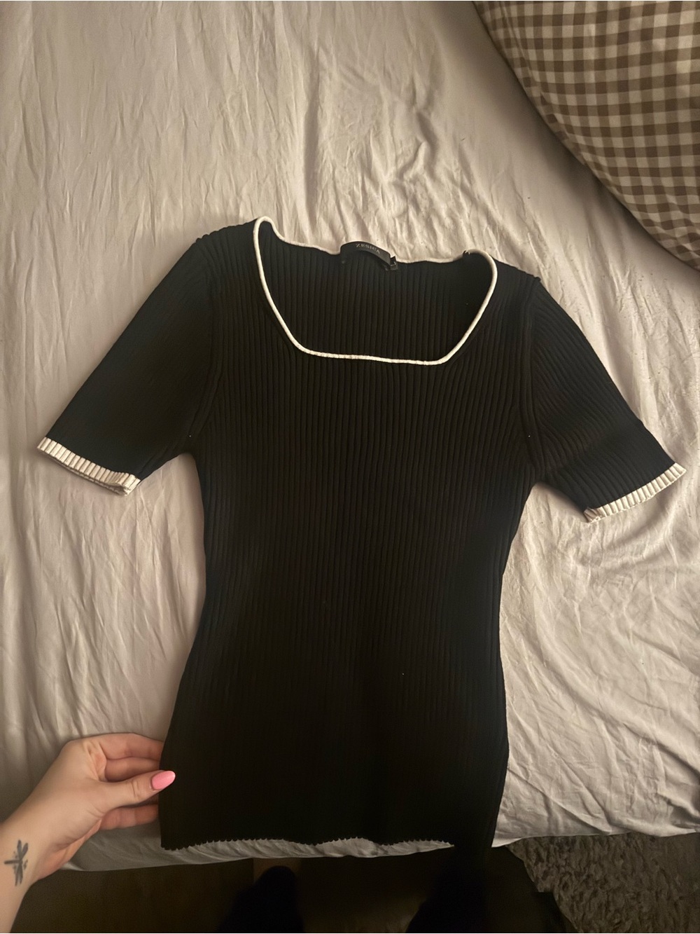 Black with white detailing short sleeve tee